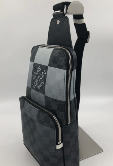 ルイヴィトンのボディバッグ