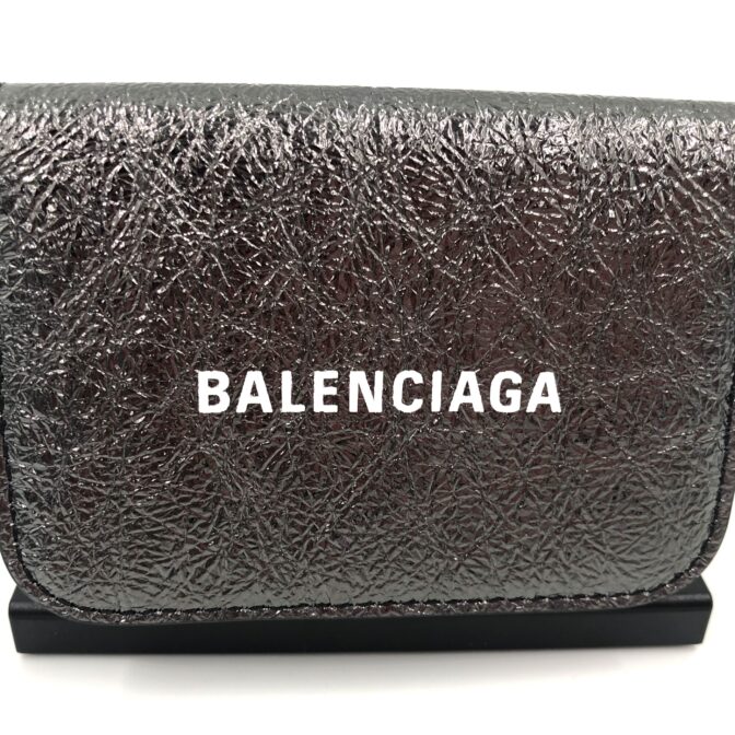 balenciagaコンパクトウォレット正面