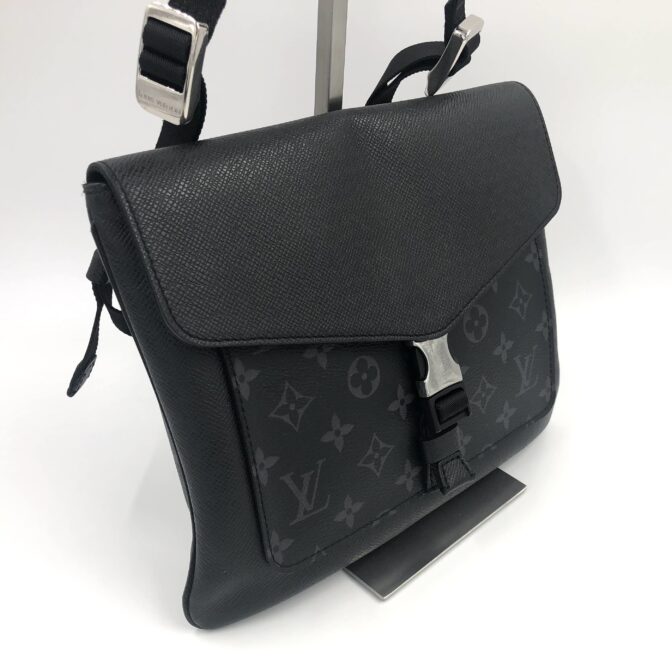 ルイヴィトンのクロスボデｲバッグ