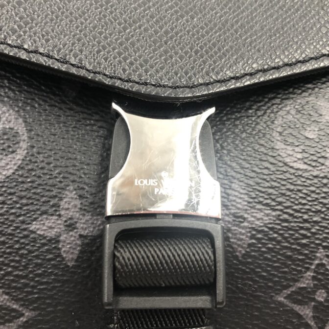 ルイヴィトンのボディバッグ