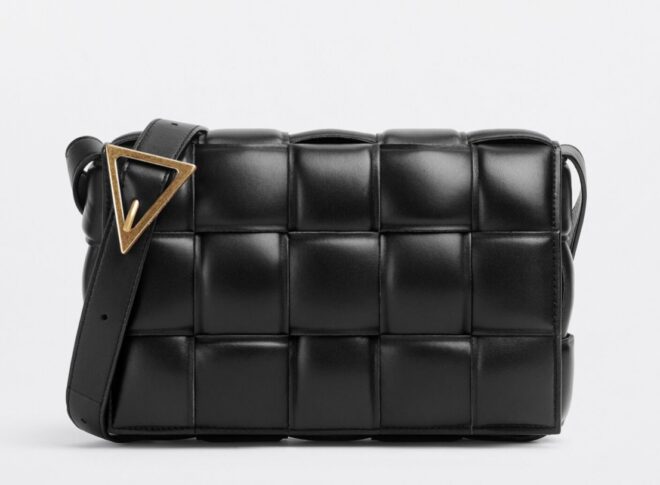 BOTTEGA VENETAの黒の鞄